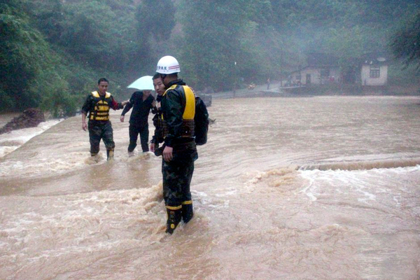 貴州多地持續(xù)強降雨-商鋪民房被淹-6