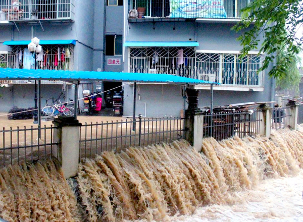 貴州多地持續(xù)強降雨-商鋪民房被淹-3