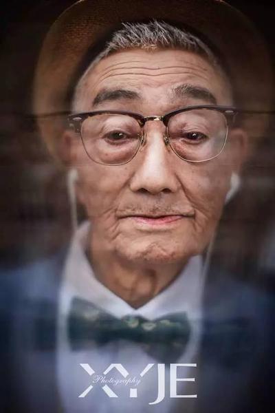 酷斃了！孫子給85歲爺爺拍了一組街拍照