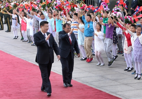 5月3日，中共中央總書(shū)記、國(guó)家主席習(xí)近平在北京人民大會(huì)堂同老撾人民革命黨中央總書(shū)記、國(guó)家主席本揚(yáng)舉行會(huì)談。