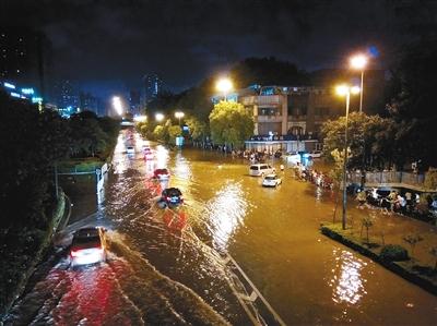 西安三年來首發(fā)暴雨紅色預(yù)警 未來3天仍有降雨