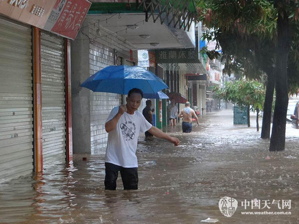 周末東北華南迎雨 長(zhǎng)江中下游高溫悶熱