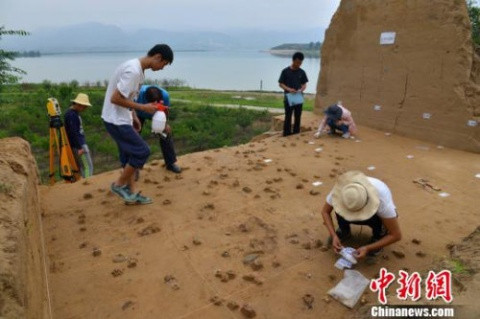 圖為懷來盆地南家溝遺址發(fā)掘現(xiàn)場(chǎng)。 牛東偉 攝