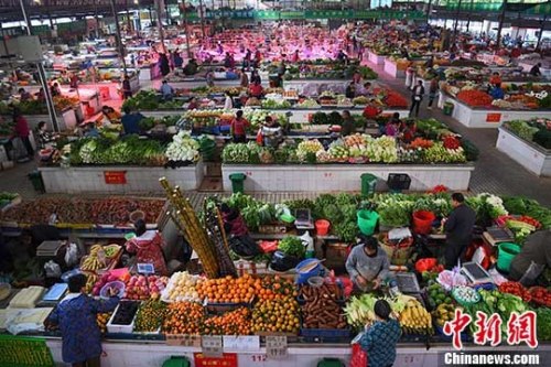 資料圖：市民購新鮮蔬菜。 <a target='_blank' href='http://www.chinanews.com/'>中新社</a>記者 胡雁 攝