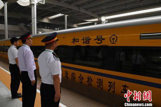 資料圖。6月2日，隨著一列動車檢測車從寶雞南站駛出，標(biāo)志著中國首條貫通絲綢之路經(jīng)濟(jì)帶的高鐵――寶(寶雞)蘭(蘭州)高鐵進(jìn)入全線拉通試驗階段。　楊艷敏攝