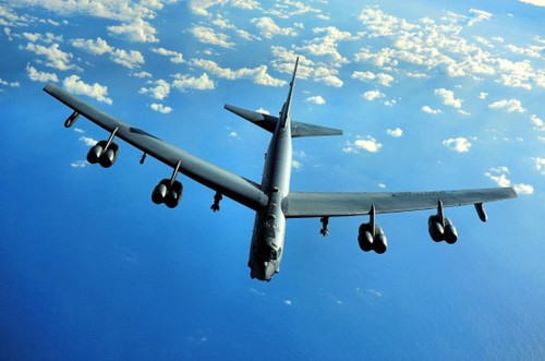 B-52中遠(yuǎn)程戰(zhàn)略轟炸機