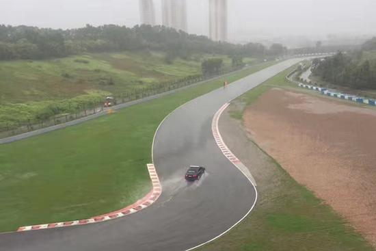 北方多陣雨高溫縮減 明起江南雨勢增強(qiáng)