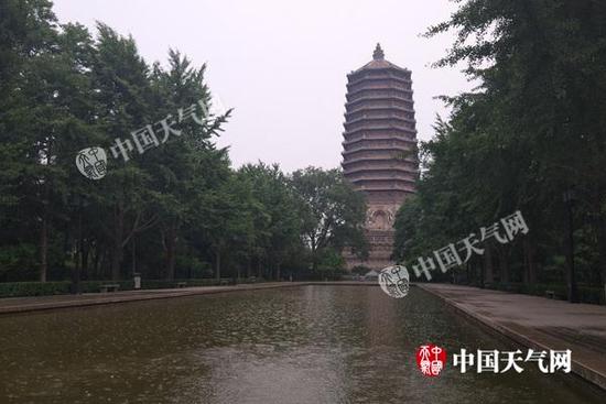 北方多陣雨高溫縮減 明起江南雨勢增強(qiáng)