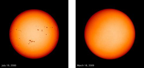 左圖為2000年的太陽黑子圖像；右圖為2009年的太陽黑子圖像。(圖片來源：NASA)