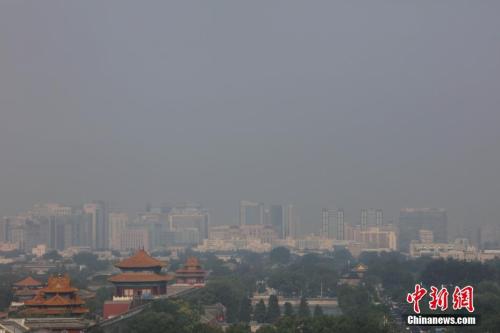 7月13日，高溫、高濕度空氣籠罩下的北京城區(qū)依舊處在高溫黃色預警中，當日預報最高氣溫為36℃。 <a target='_blank' href='http://www.chinanews.com/'>中新社</a>記者 楊可佳 攝