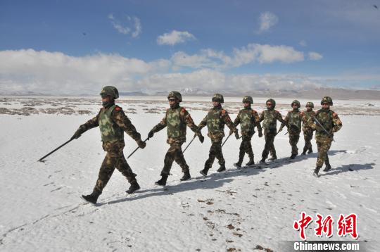 西藏退伍老兵連續(xù)五年返藏感恩警營難忘“阿里情”