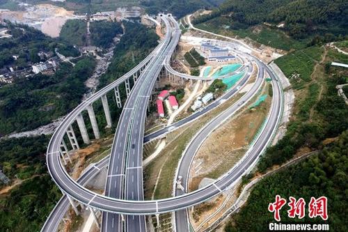 資料圖：福建正在修建的高速路網(wǎng)。<a target='_blank' href='http://www.chinanews.com/'>中新社</a>記者 王東明 攝