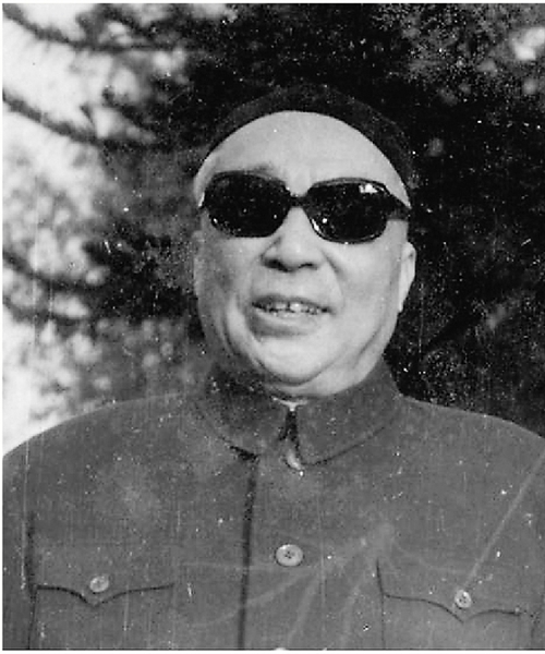 謝稚柳（1910－1997年）原名稚，字稚柳，后以字行。晚號(hào)壯暮翁，齋名魚飲溪堂、杜齋、煙江樓、苦篁齋等。