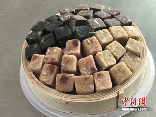 制作元宵時使用的餡料。<a target='_blank' href='http://www.chinanews.com/' >中新網(wǎng)</a> 吳濤 攝