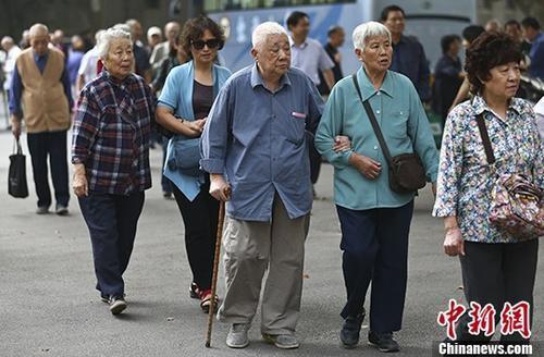 資料圖：南京一所高校的退休教師們參加活動。 <a target='_blank' href='http://www.chinanews.com/'>中新社</a>記者 泱波 攝