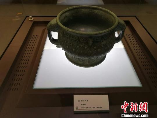 商代青銅禮器“酉父癸簋” 朱明宇 攝