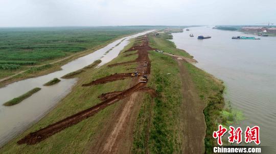 南洞庭湖下塞湖矮圍正拆除將現(xiàn)“潭面無風鏡未磨”原貌