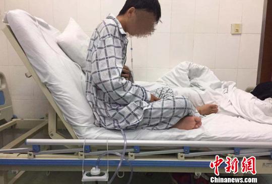 身材太瘦太高湖南23歲男子伸個懶腰突發(fā)氣胸