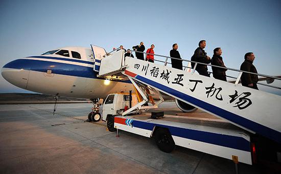 2012年，四川稻城，世界上海拔最高的民航機(jī)場(chǎng)啟用。