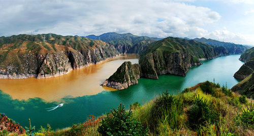 甘肅永靖黃河三峽。