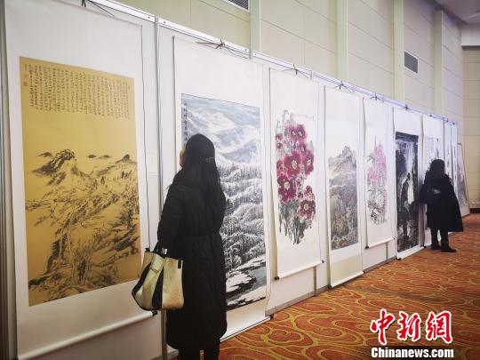 慶祝改革開放40周年？美麗中國？多彩貴州？名家書畫邀請展現(xiàn)場。　趙萬江 攝