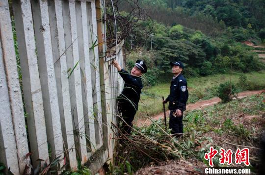 廣西沿海高鐵線上的守隧人與大山為伴守護(hù)鐵路安全