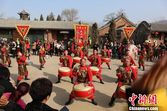 本屆年俗活動新增了民俗內容和非遺表演，表現形式多樣，內容豐富多彩，當地特色濃郁。張壁古堡景區(qū)供圖