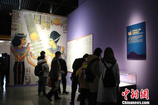 此次展覽由山東博物館主辦，意大利佛羅倫薩國(guó)立考古博物館協(xié)辦，將持續(xù)至6月21日。　趙曉 攝