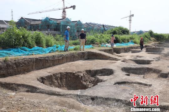 圖為梅里遺址現(xiàn)場?！」芤帏Q 攝