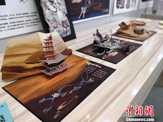 圖為集中展示此次大賽的獲獎(jiǎng)作品。　丁思 攝