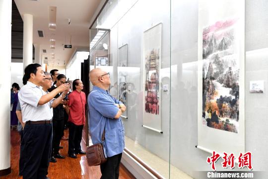 臺(tái)灣知名畫家江明賢墨彩巡回展在成都杜甫草堂開展