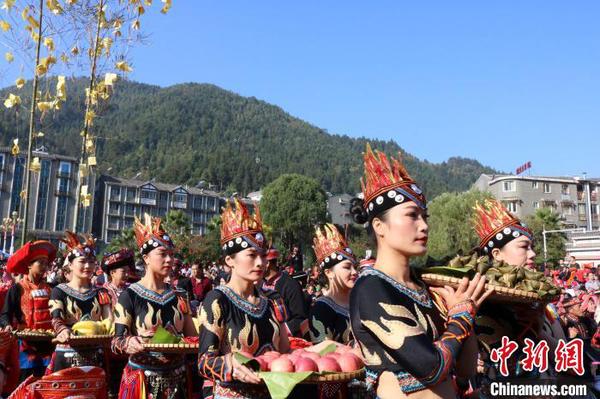 圖為祭祀盤王儀式現(xiàn)場。　陳秋霞 攝