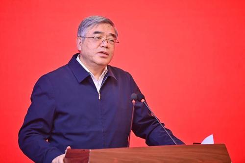 民進中央副主席、全國政協(xié)常務委員兼副秘書長朱永新發(fā)表演講